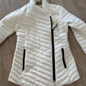 Athleta Alpine White lightweight puffer Jacket 80% Down 20% Feather XXS